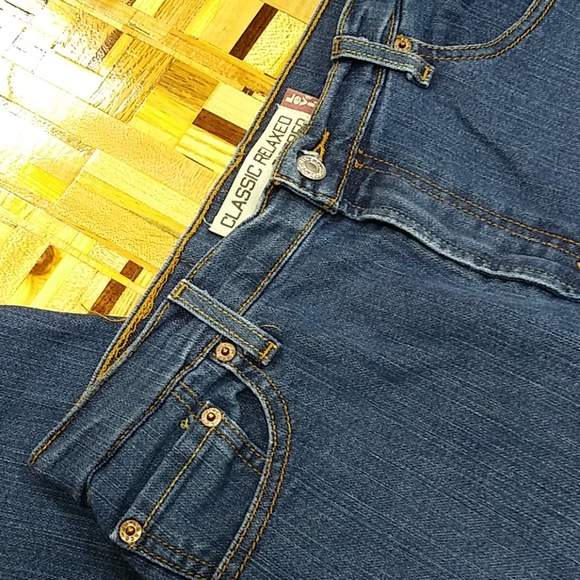 Levis size 8 Long - Picture 3 of 5